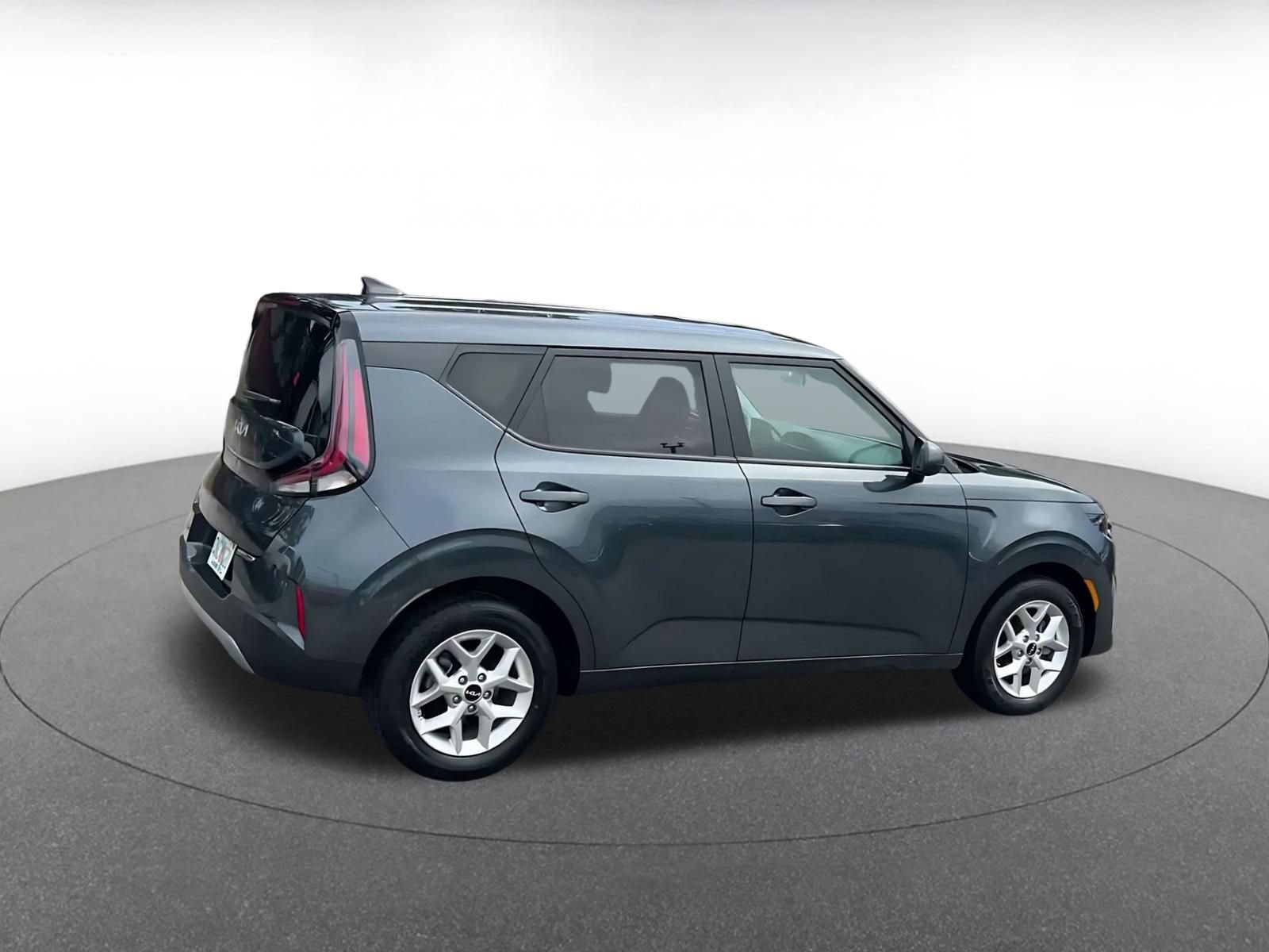 Used 2025 Kia Soul LX w/ LX Technology Package FWD image 13