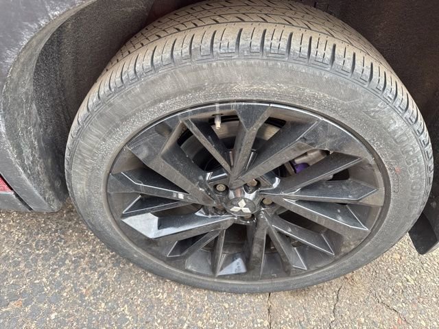 Used 2023 Mitsubishi Outlander SE Black Edition image 4