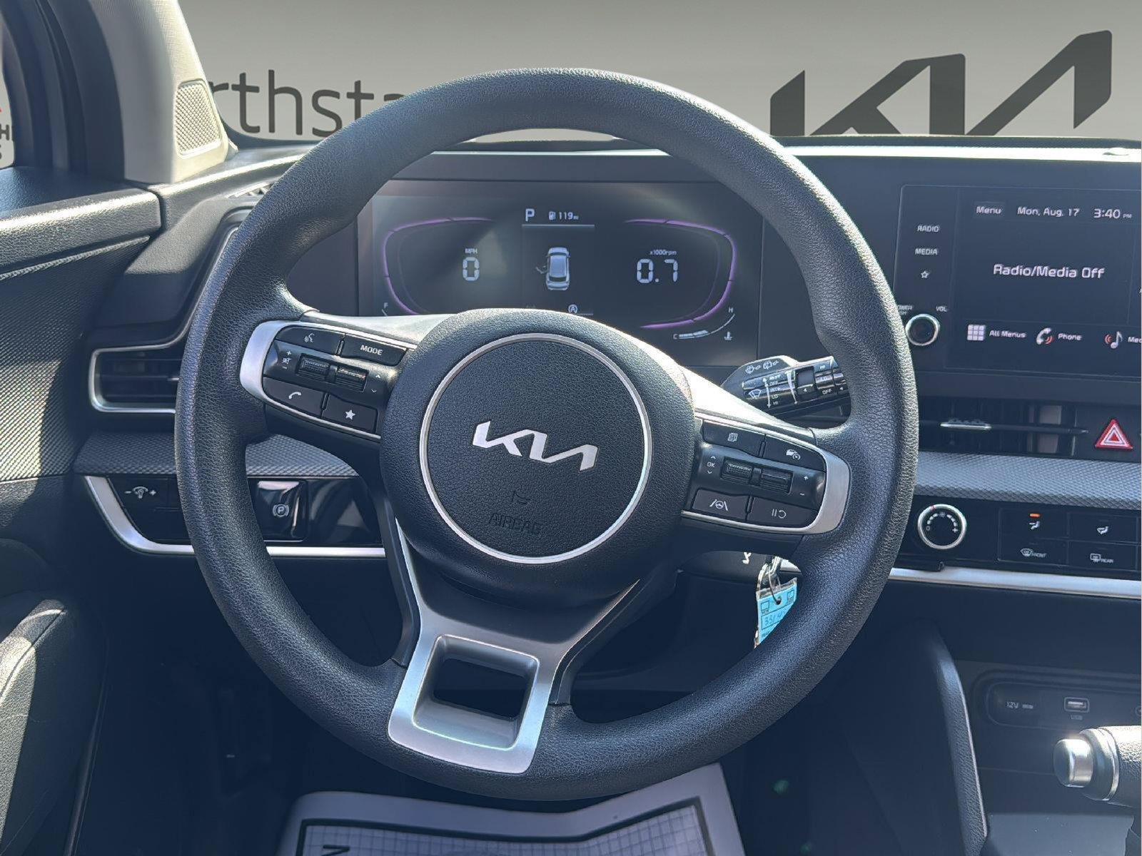 Used 2025 Kia Sportage LX AWD/4WD image 13