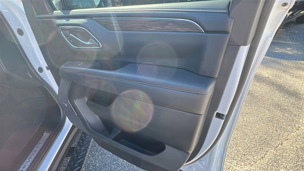 Used 2022 Chevrolet Tahoe Z71 w/ Luxury Package image 17