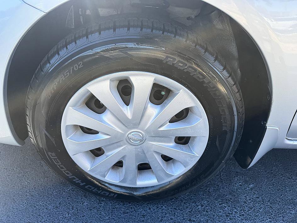 Used 2018 Nissan Versa S Plus FWD image 23