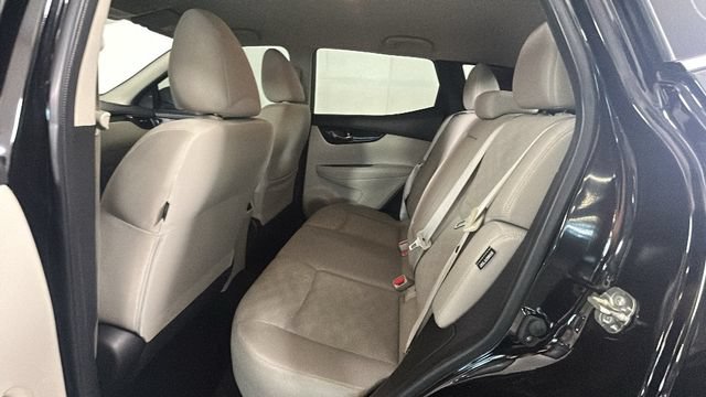 Used 2020 Nissan Rogue Sport SV w/ All-Weather Package AWD/4WD image 25