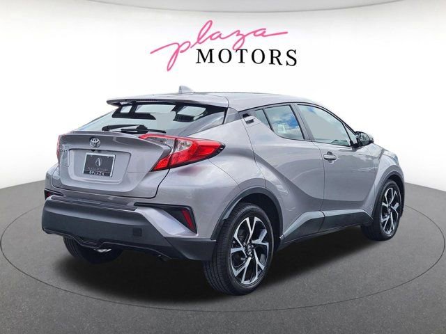 Used 2019 Toyota C-HR XLE FWD image 5