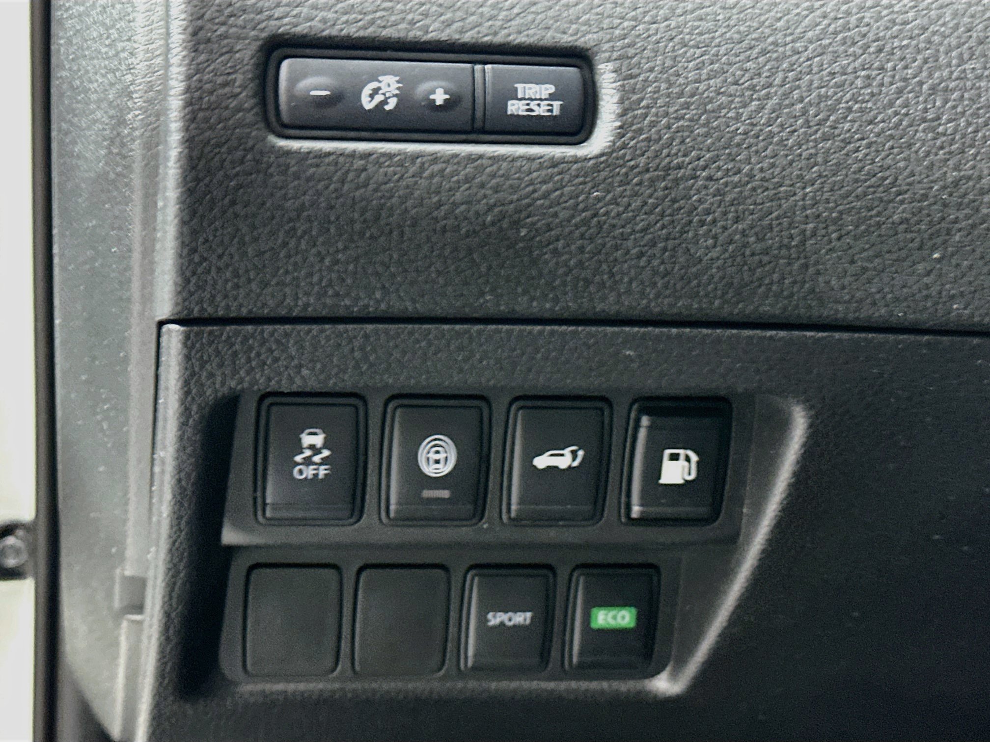 Used 2020 Nissan Rogue SV FWD image 17