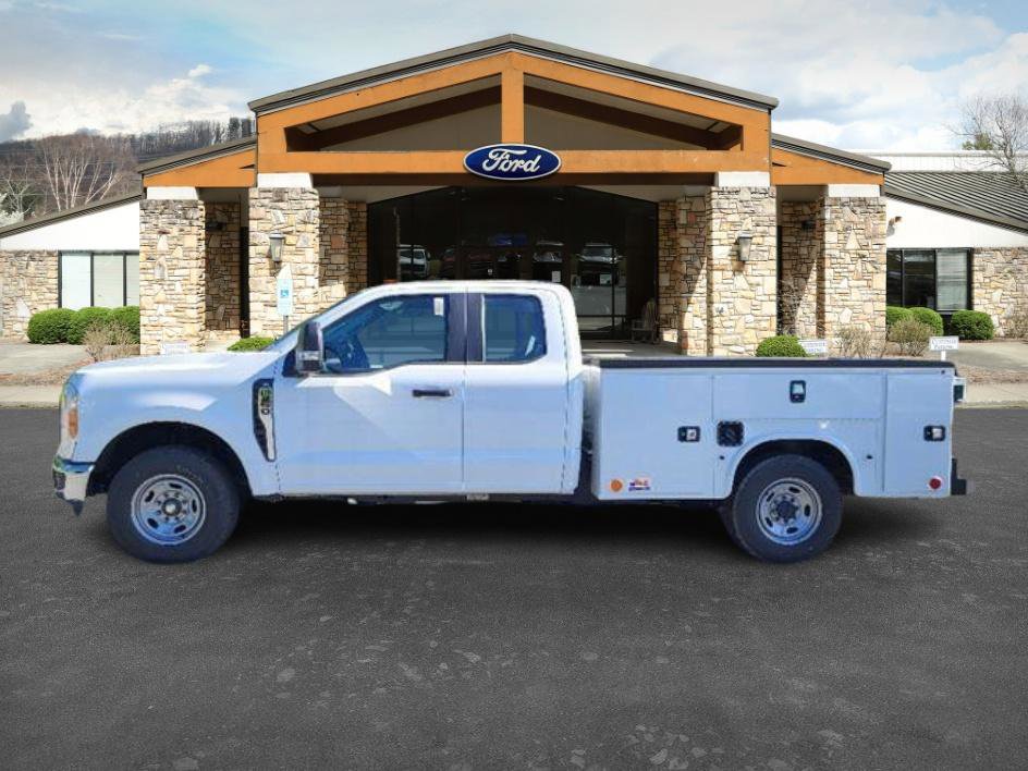 New 2023 Ford F250 XL w/ XL Chrome Package image 18