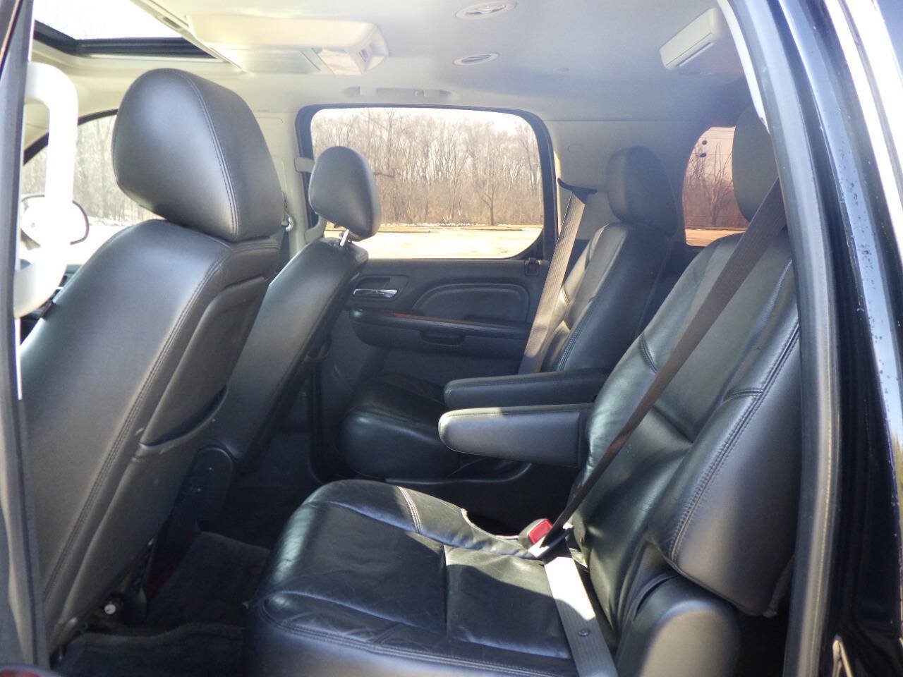 Used 2012 Cadillac Escalade ESV Premium AWD/4WD image 13