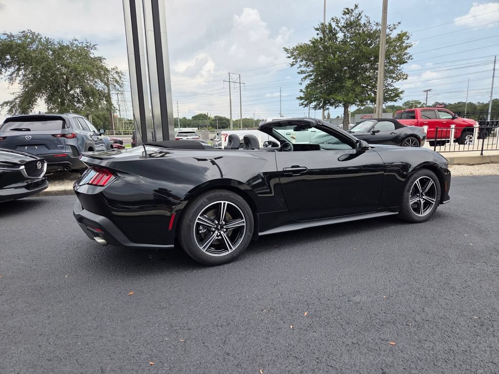 Used 2025 Ford Mustang Premium RWD image 10