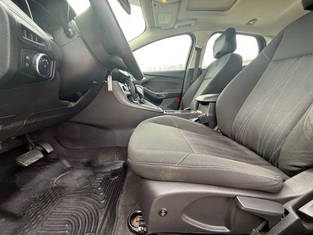 Used 2017 Ford Focus SEL image 10