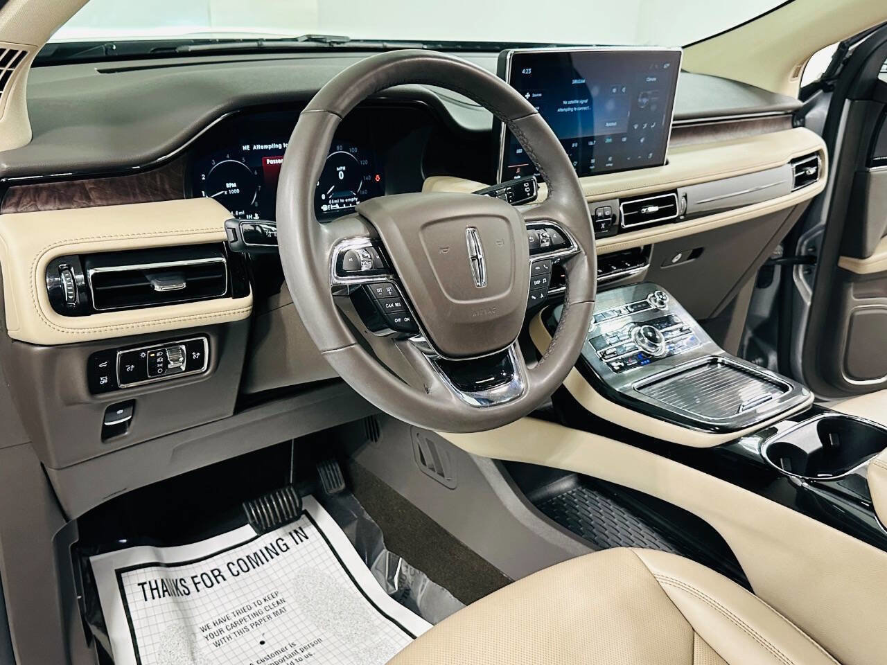 Used 2023 Lincoln Nautilus Reserve FWD image 11