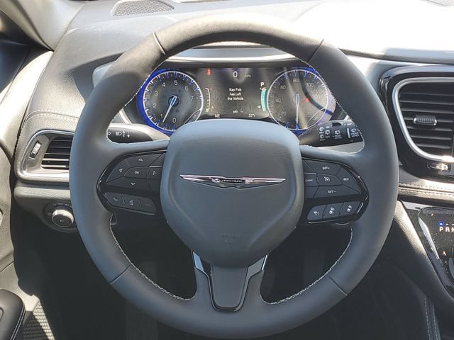 New 2026 Chrysler Pacifica Limited w/ S Appearance Package AWD/4WD image 15