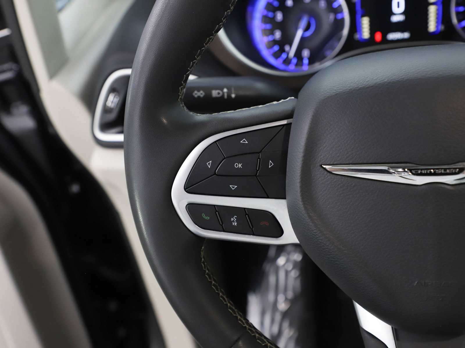 Used 2024 Chrysler Voyager LX image 17