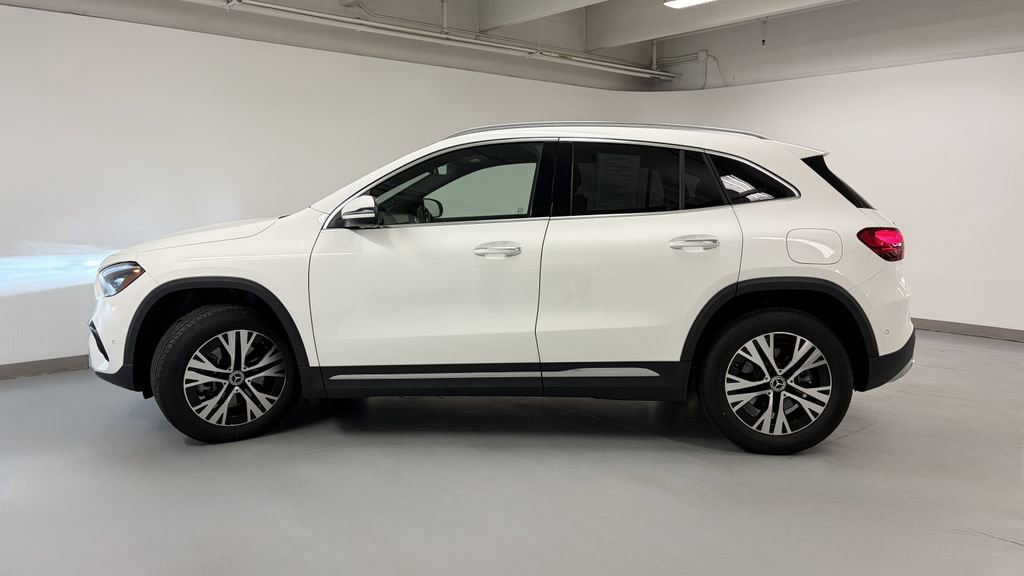 Certified 2025 Mercedes-Benz GLA 250 4MATIC image 4