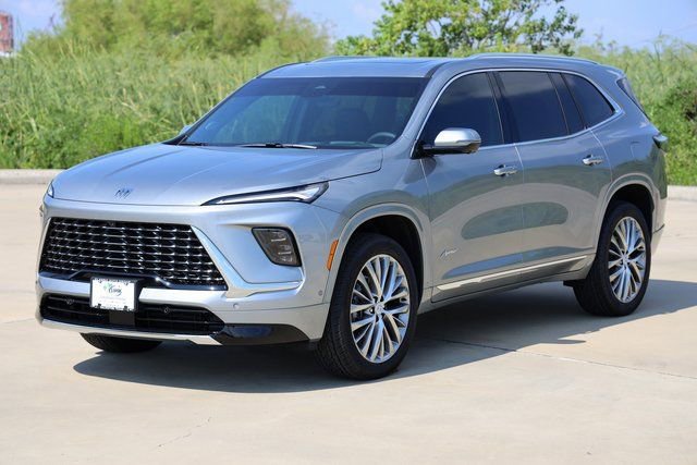 New 2026 Buick Enclave Avenir w/ Super Cruise Package FWD image 3