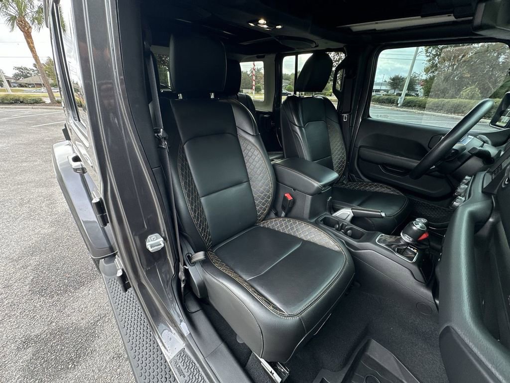 Used 2020 Jeep Wrangler Unlimited Sahara image 29