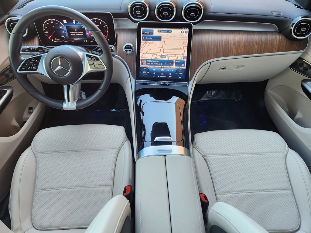 Used 2024 Mercedes-Benz GLC 300 4MATIC image 28