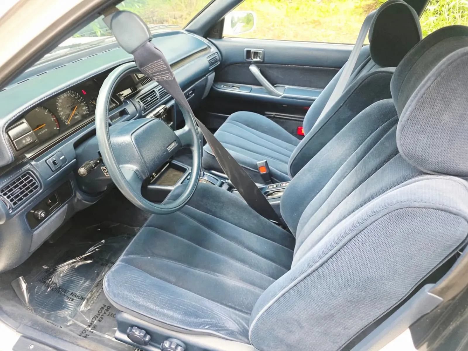 Used 1990 Toyota Camry LE FWD image 9