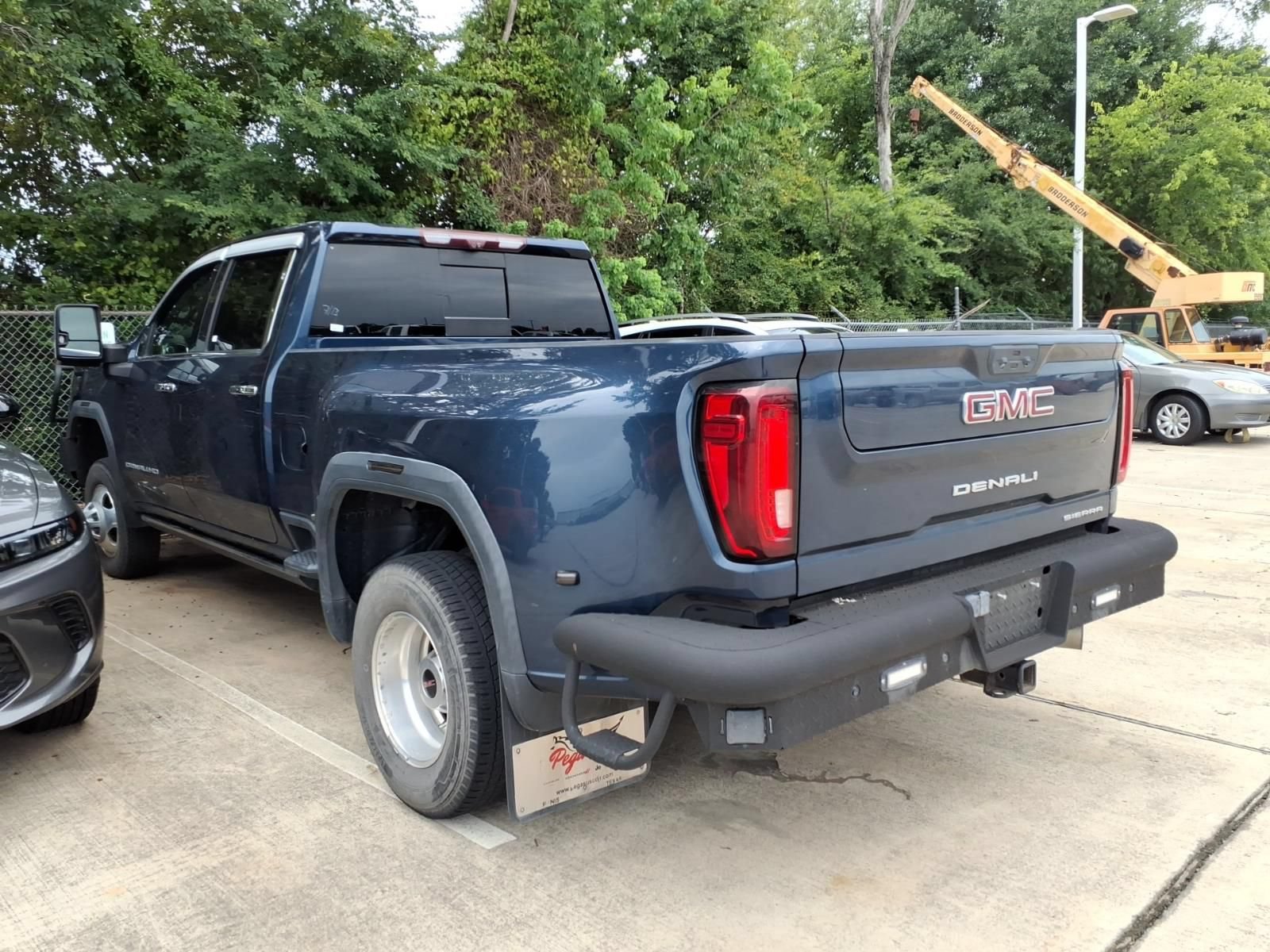 Used 2021 GMC Sierra 3500 Denali w/ Denali Ultimate Package AWD/4WD image 2