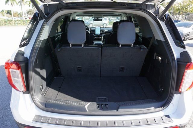 Certified 2022 Ford Explorer Limited w/ Limited Technology Package image 18
