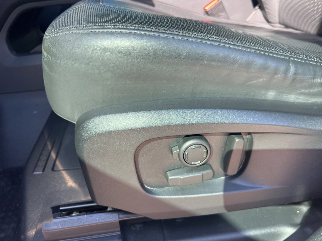 Used 2022 Land Rover Defender 110 X-Dynamic HSE image 21