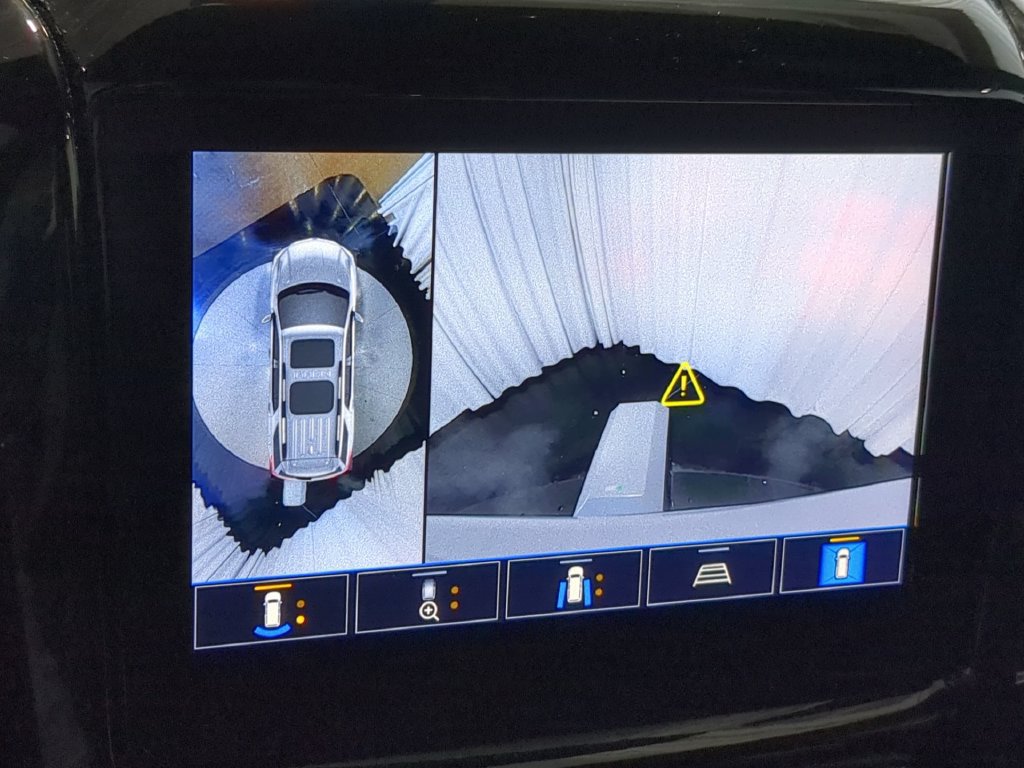 Used 2023 Chevrolet Traverse Premier w/ LPO, Floor Liner Package FWD image 29