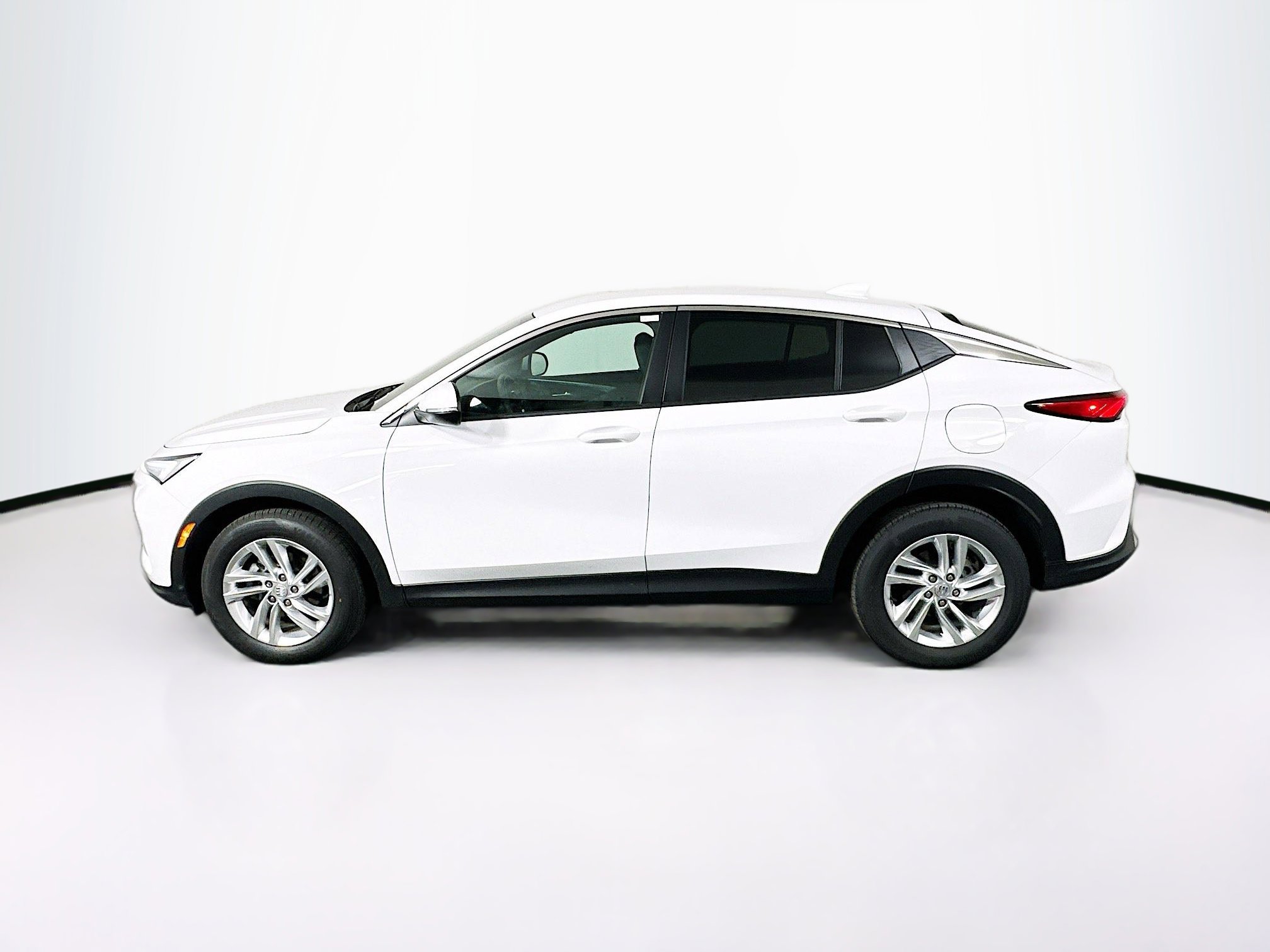 Used 2025 Buick Envista Preferred FWD image 4