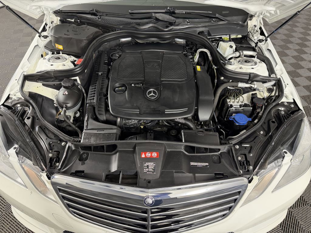 Used 2013 Mercedes-Benz E 350 4MATIC Sedan image 34