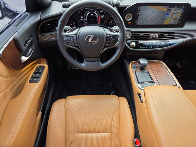 Used 2022 Lexus LS 500 w/ Accessory Package (Z1) RWD image 11