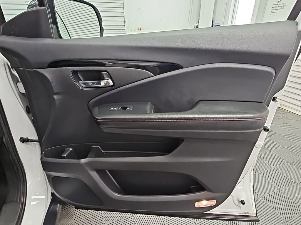 Used 2021 Honda Pilot Black Edition image 45