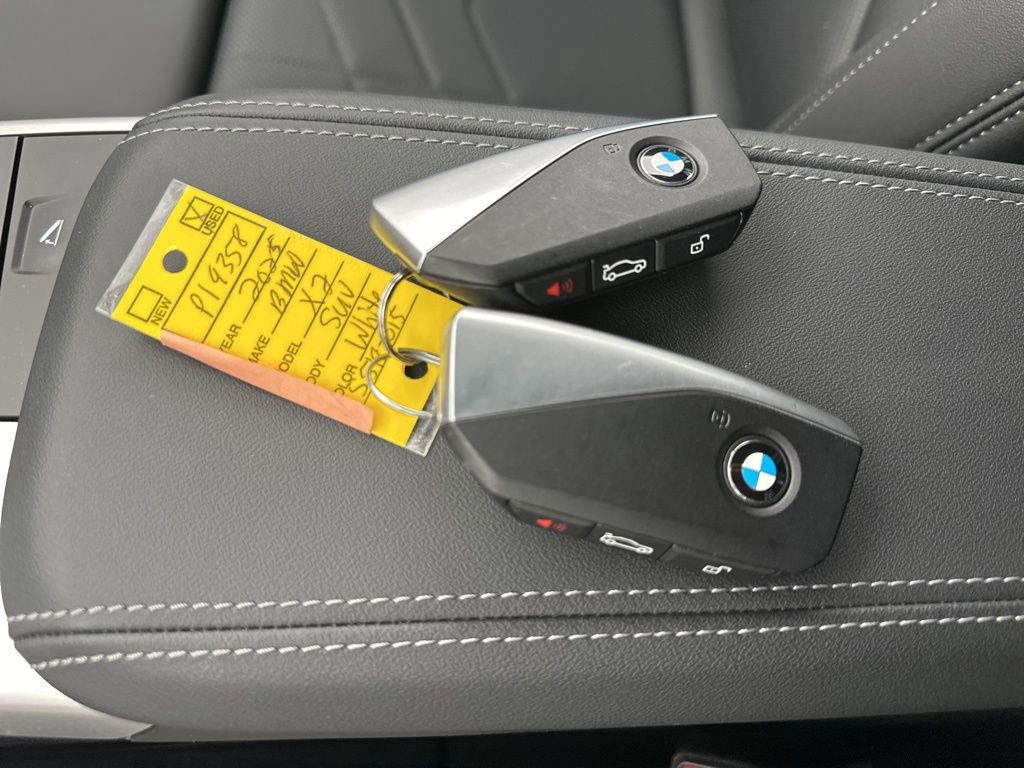 Used 2025 BMW X2 xDrive28i w/ Premium Package image 21