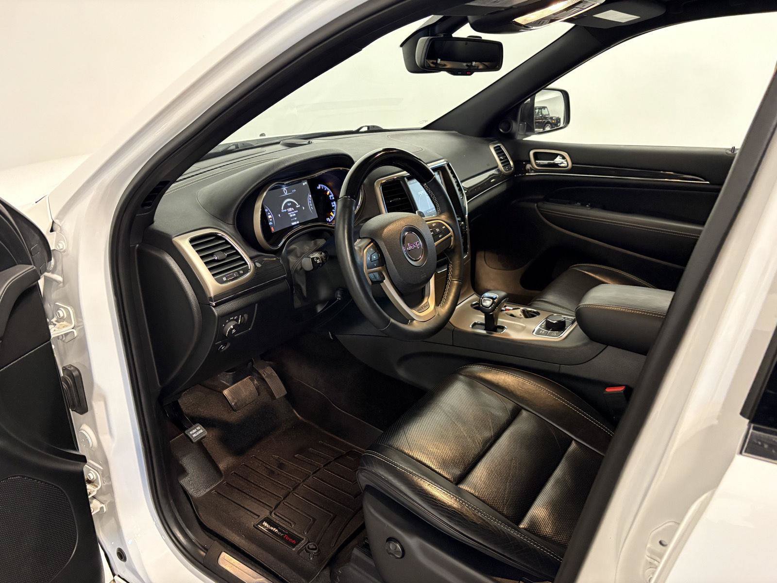 Used 2015 Jeep Grand Cherokee Overland AWD/4WD image 17