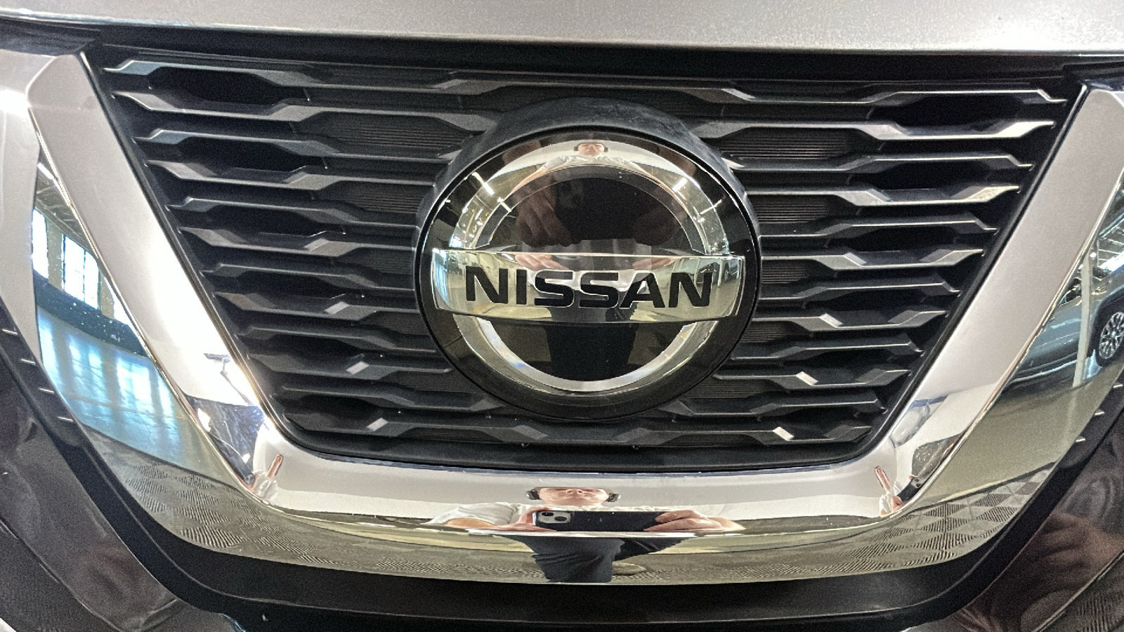 Used 2020 Nissan Rogue S FWD image 10