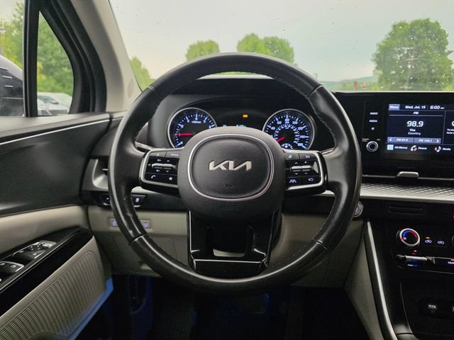 Used 2023 Kia Carnival LX FWD image 24