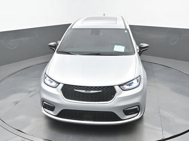 Used 2026 Chrysler Pacifica Limited FWD image 30