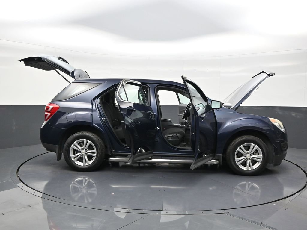 Used 2017 Chevrolet Equinox LS image 29