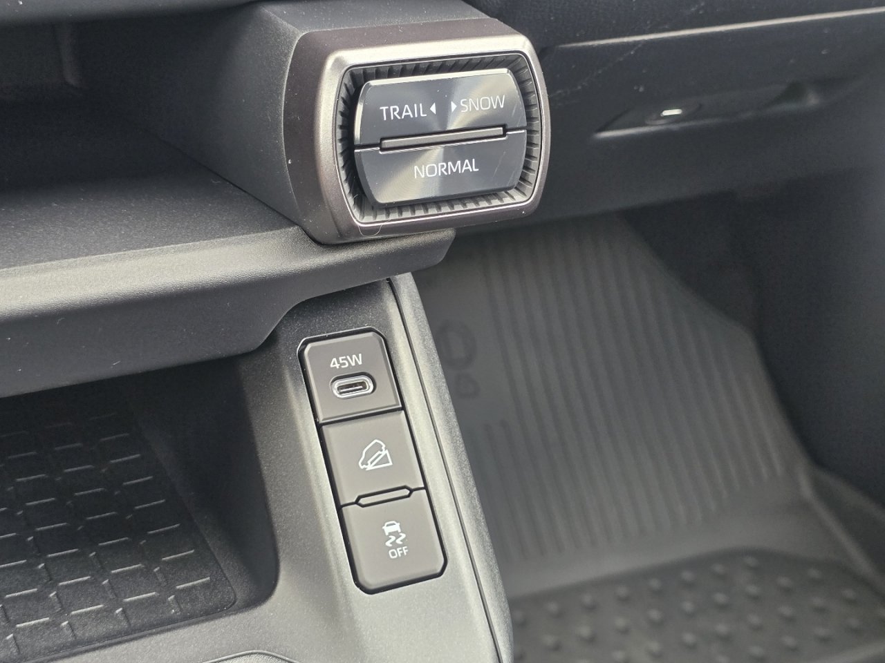 New 2026 Toyota RAV4 XSE AWD/4WD image 11
