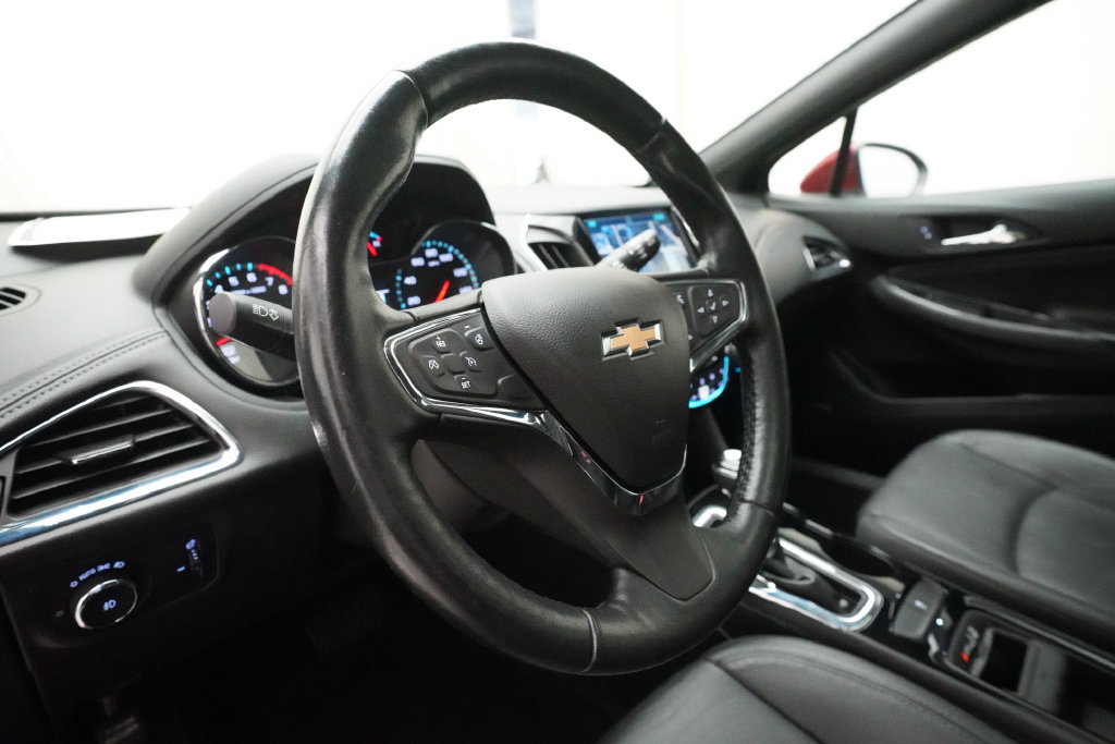 Used 2017 Chevrolet Cruze Premier FWD image 8