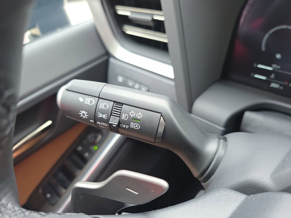 Used 2025 Lexus GX 550 w/ Accessory Package (Z1) image 21