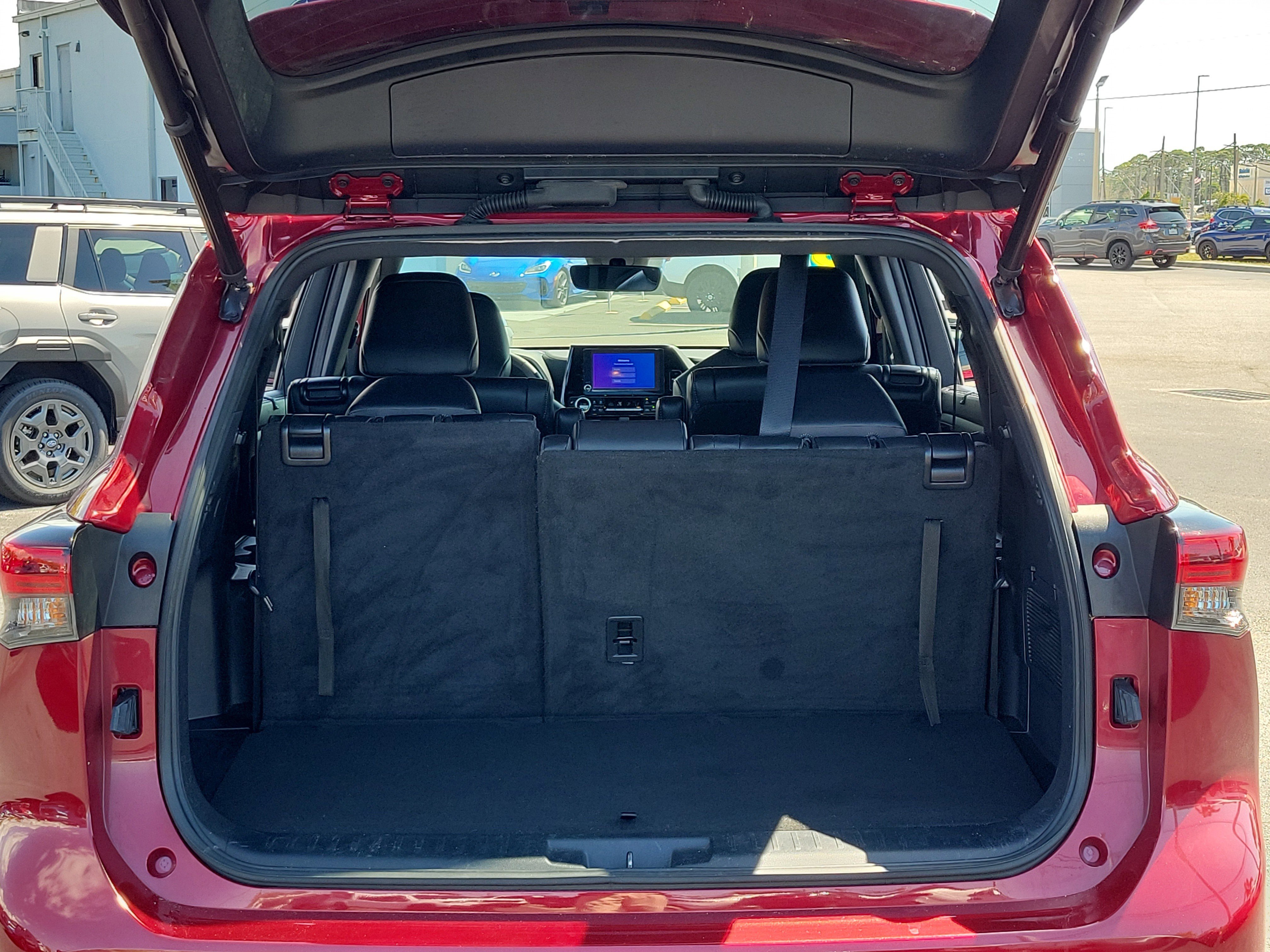 Used 2023 Toyota Highlander XSE image 11