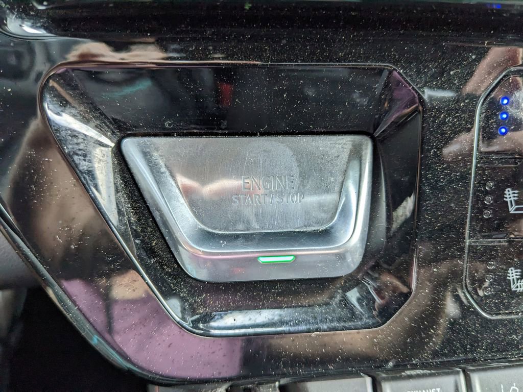 Used 2025 GMC Sierra 2500 AT4 image 31