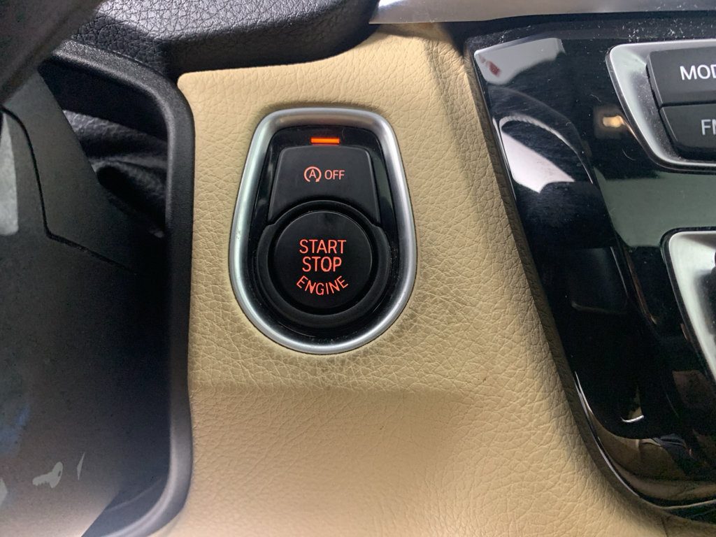 Used 2018 BMW 330i Sedan RWD image 17