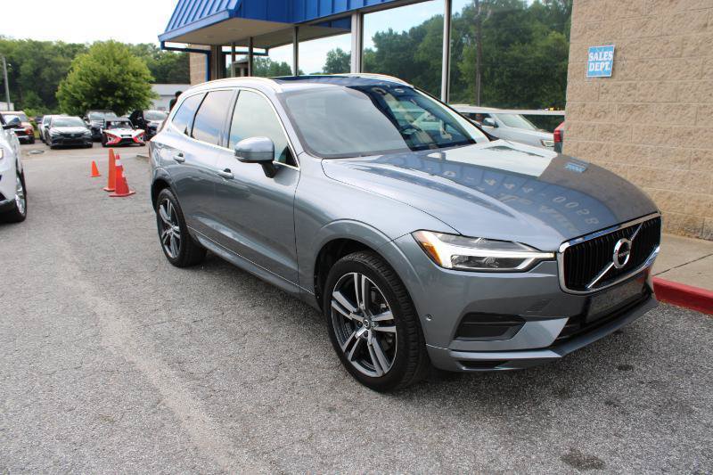 Used 2018 Volvo XC60 T5 Momentum w/ Vision Package AWD/4WD image 3
