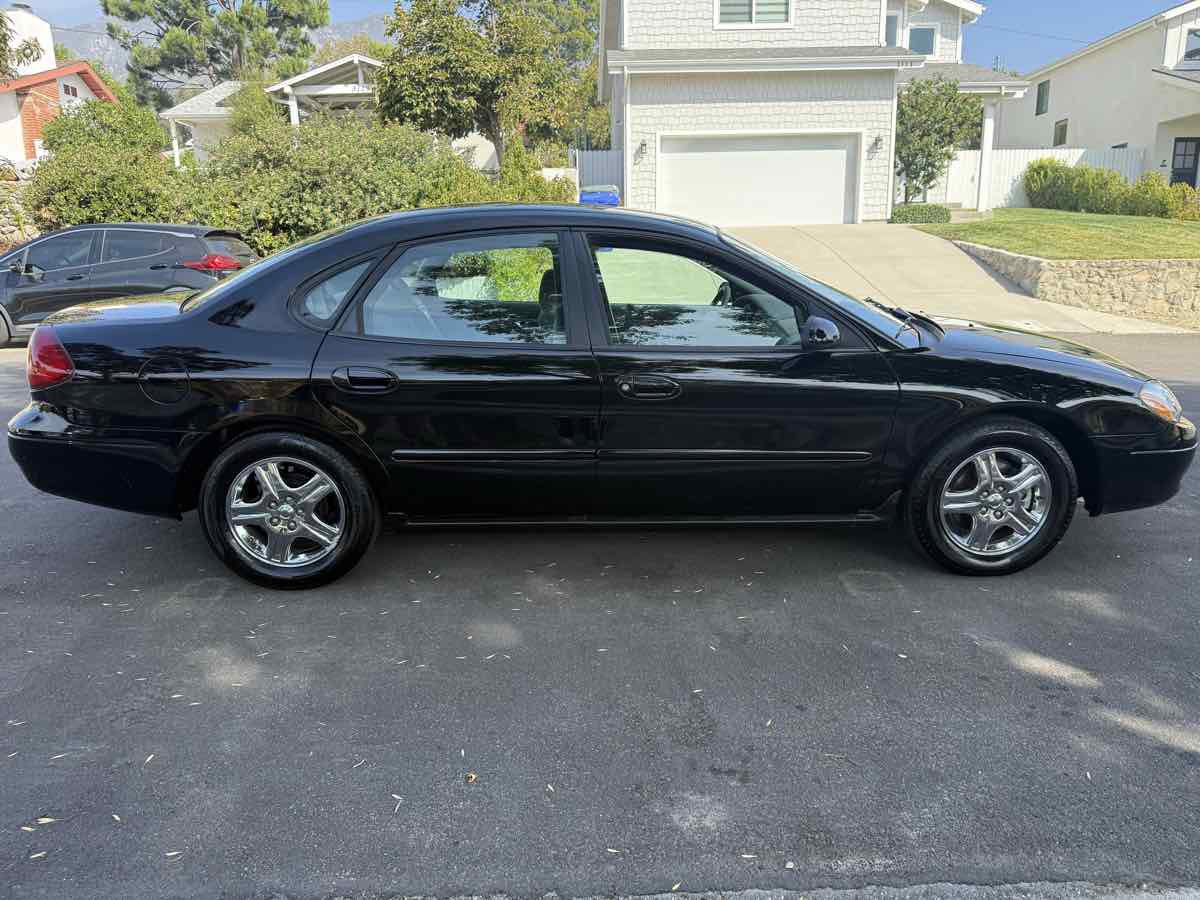 Used 2002 Ford Taurus SE image 5