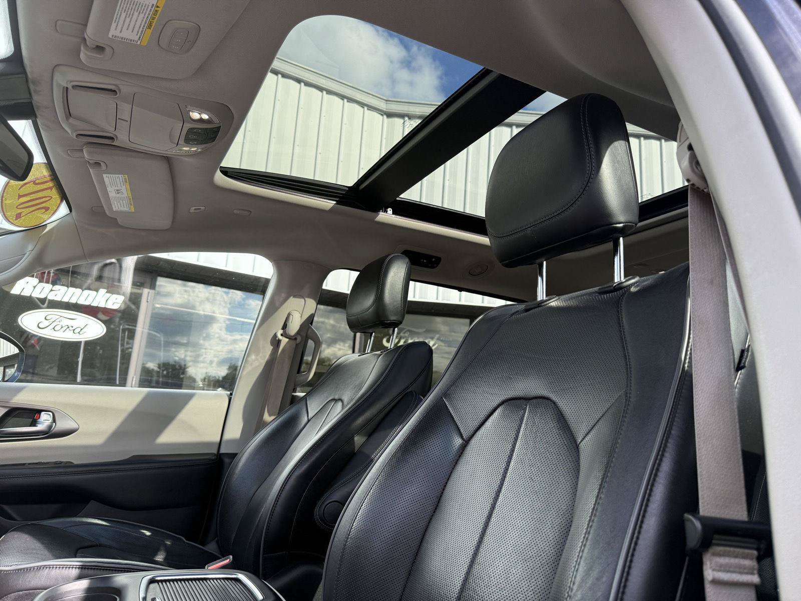 Used 2019 Chrysler Pacifica Limited FWD image 10