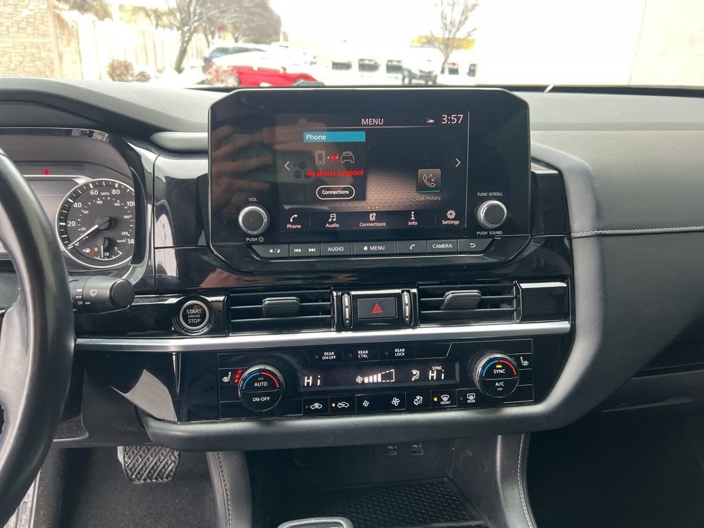 Used 2022 Nissan Pathfinder SV AWD/4WD image 15