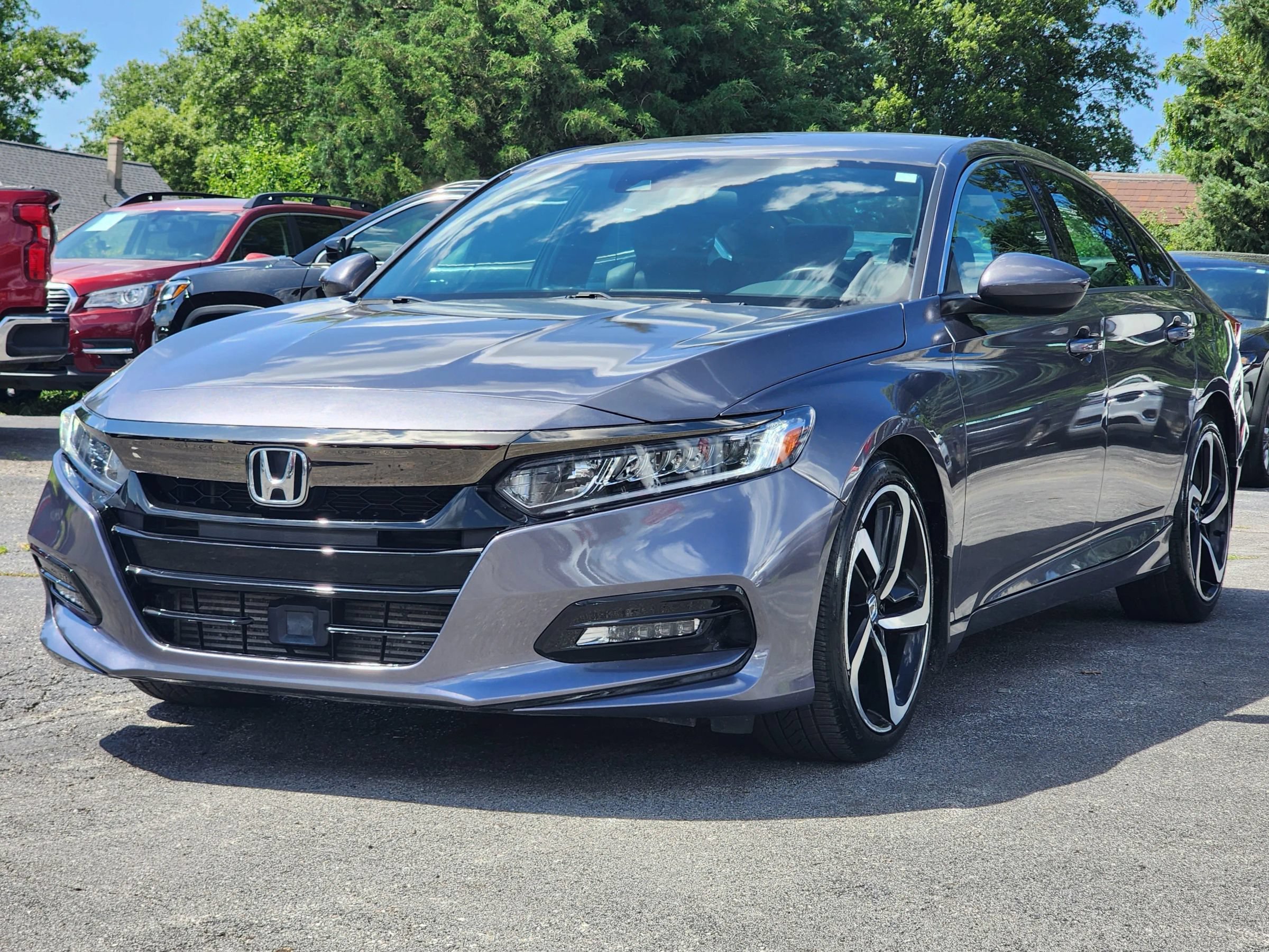 Used 2018 Honda Accord Sport image 3