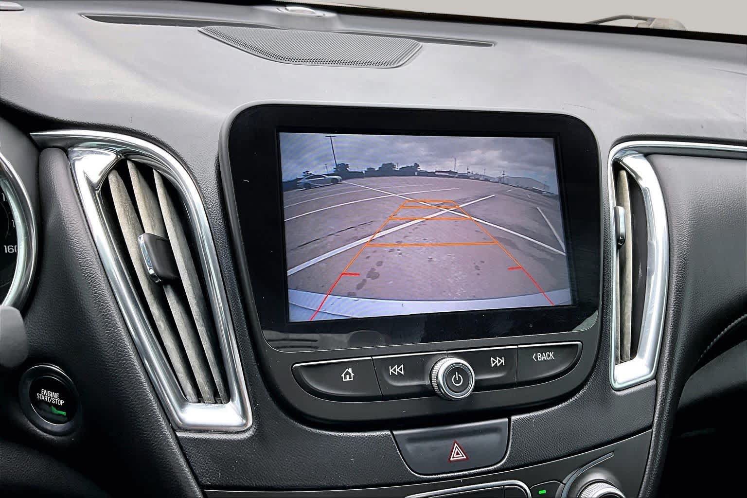 Used 2017 Chevrolet Malibu LT w/ Leather Package FWD image 27