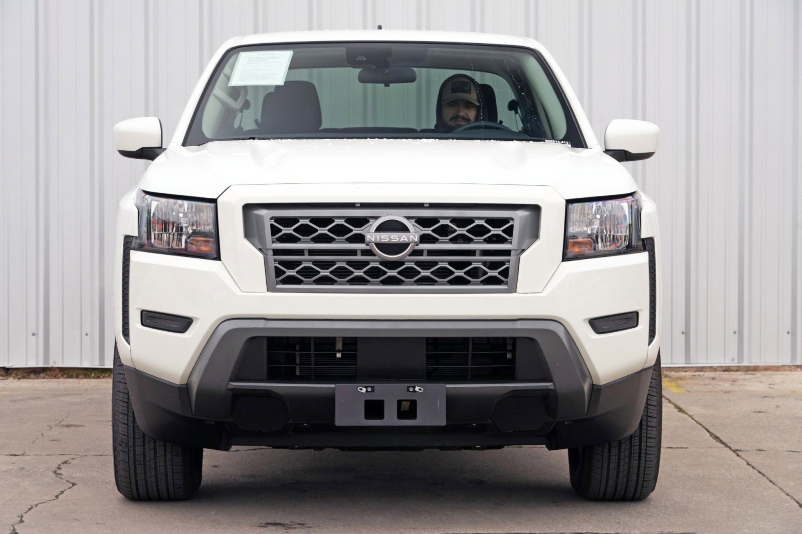 Used 2022 Nissan Frontier SV image 6