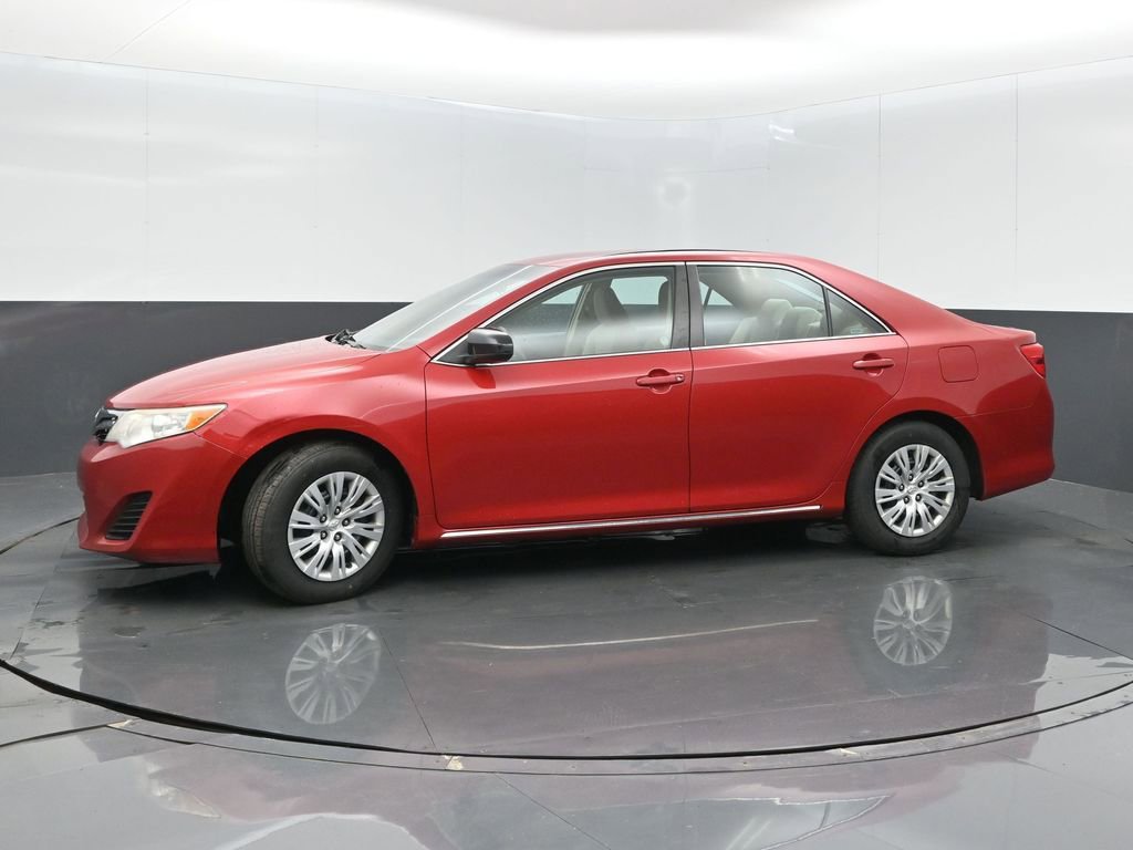 Used 2014 Toyota Camry LE FWD image 4