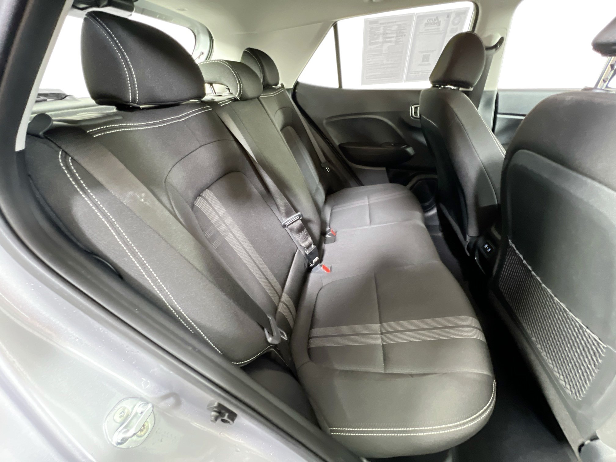 Used 2024 Hyundai Venue SEL FWD image 25