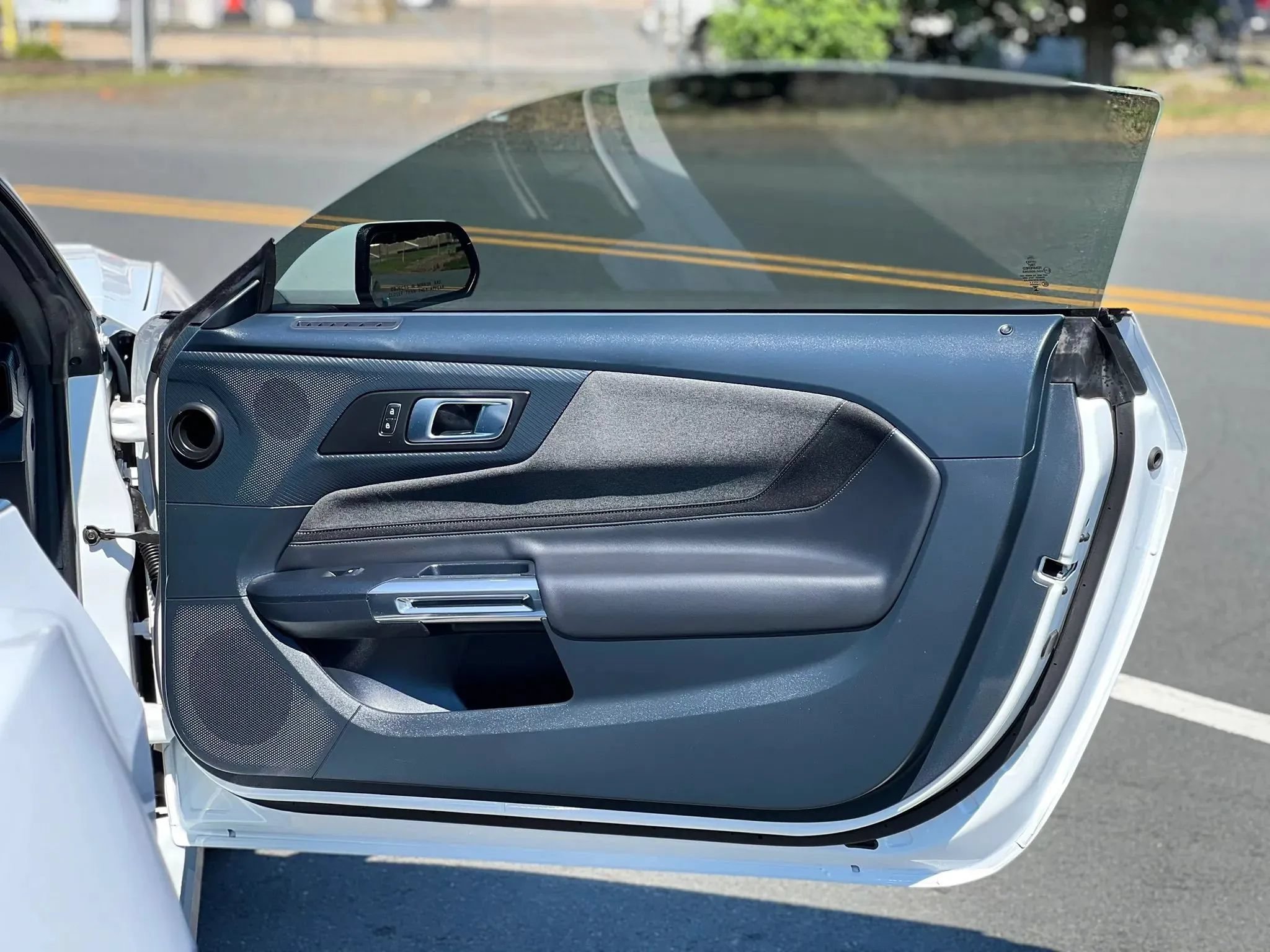 Used 2024 Ford Mustang Coupe RWD image 39